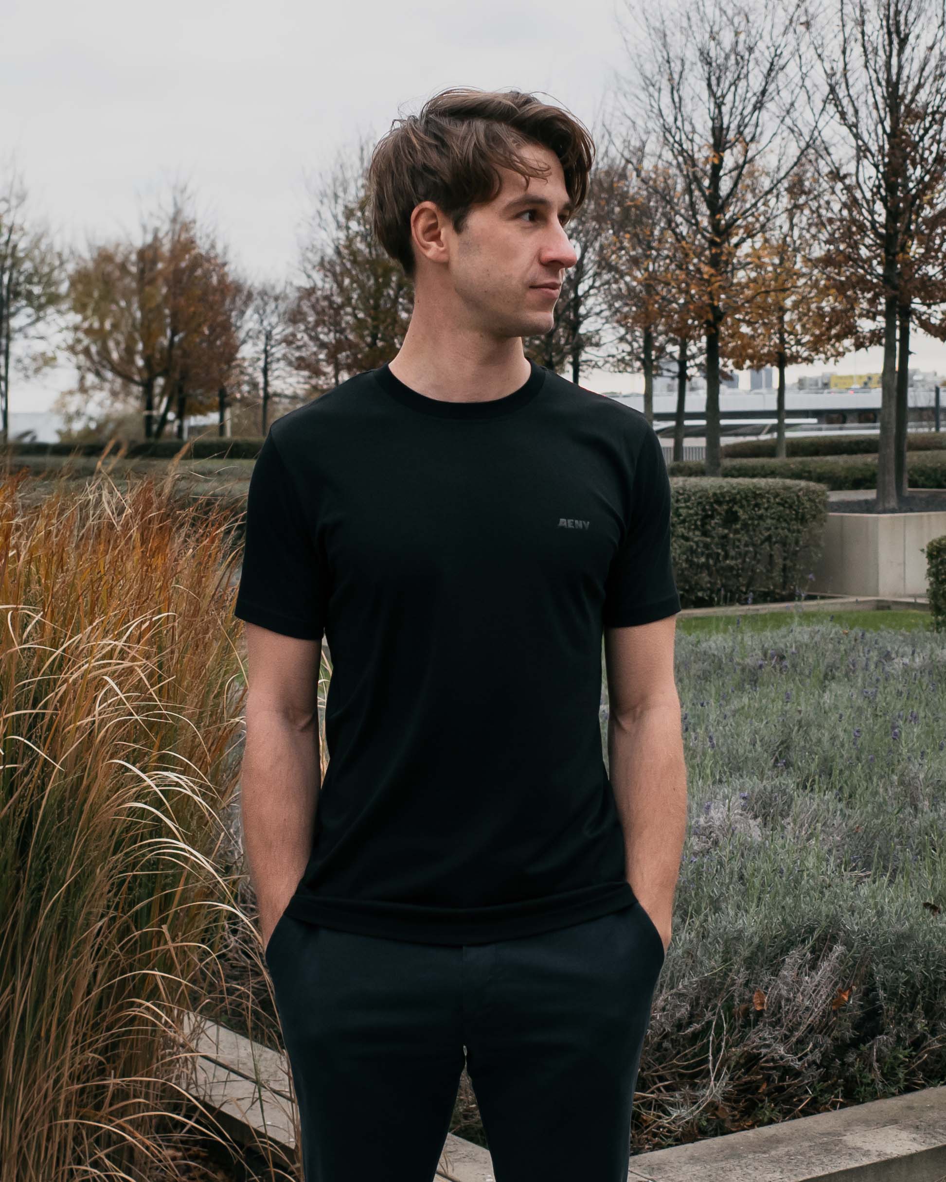 AE Fitted T-Shirt | black